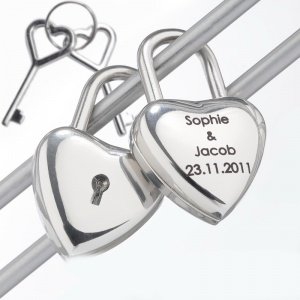 Romantisches Liebesschloss Herzlielein