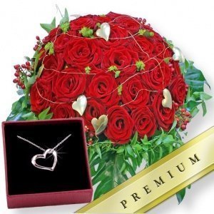 Scarlett und silberne Herzkette