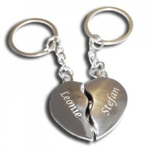 Schlüsselanhänger Broken Heart mit Gravu