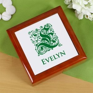 Schmuckkästchen mit Vornamen und verzier
