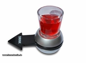 Schnapsglas mit Entscheidungsfinder