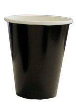 Schwarze Pappbecher
