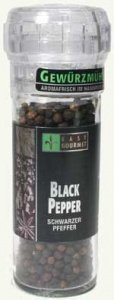 Schwarzer Pfeffer in der Gewürzmühle, 59