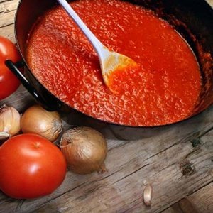 scharfe Tomatensauce Arrabbiata Noi Voi