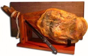 Serrano Schinken aus Spanien - ca. 4,5-5 kg + Schinkenhalterung + Messer mit Holzgriff der Marke Arc