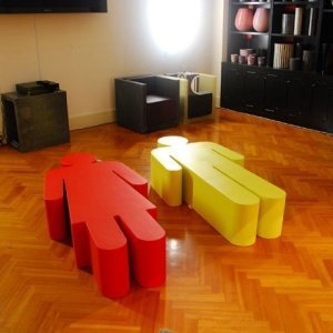 Sign Mann und Frau Hocker