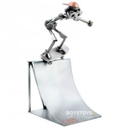 Skateboard Skulptur Schraubenmännchen