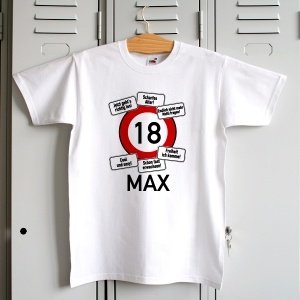 T-Shirt mit Verkehrsschild *Achtung 18*
