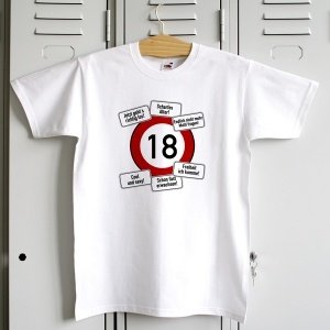 T-Shirt mit Verkehrsschild und lustigen 
