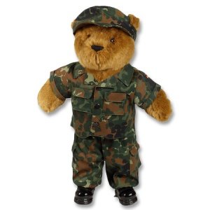 Teddy gross mit Dienstbekleidung fleckta