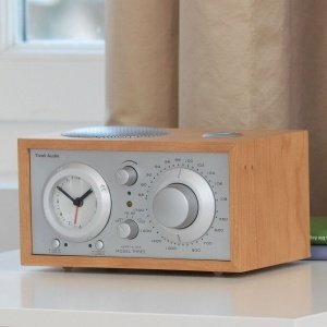 Tivoli MODEL THREE kirsche-silber