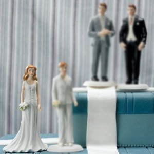 Tortenfigur Perlenkleid