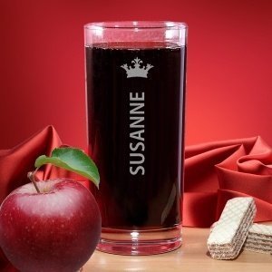 Trinkglas mit Krone und Namensgravur