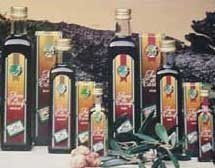 Trüffelöl mit schwarzen Trüffeln (Tuber 