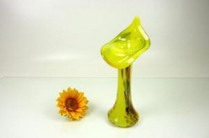 Vase schlank mit Spitzrand gelb 25cm