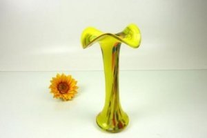 Vase schlank mit Wellenrand gelb 23cm