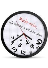 Wanduhr für Zuspätkommer schwarz-weiss
