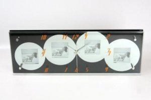 Wanduhr mit vier Fotos
