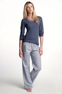 Web-Hose mit Jersey-T-Shirt