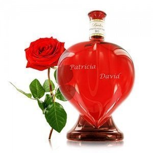 Wein in der Herzflasche mit Gravur