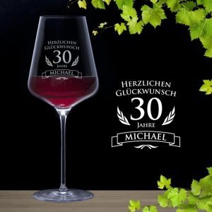 Weinglas zum 30. Geburtstag