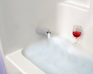 Weinglashalter für die Badewanne - transparent