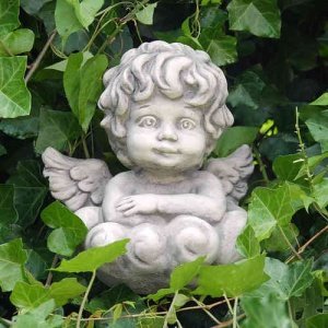 Wolkenengel -Kamali-, Betonguss, Zauberb