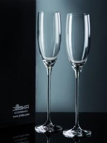 Zwei Sektkelche im Geschenkkarton