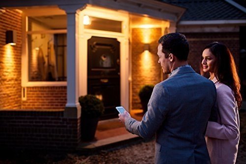 Philips Hue White & Color Ambiance E27 LED Lampe Starter Set, drei Lampen 3. Generation inkl. Bridge