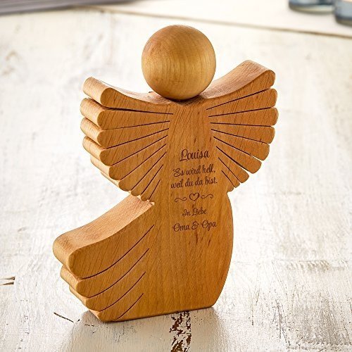 Engel aus Holz mit Gravur zur Geburt
