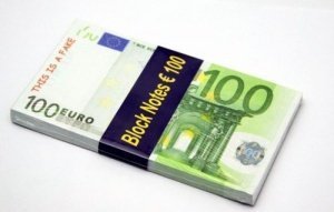 Geldbündel 100 Euro Scheine Notizblock