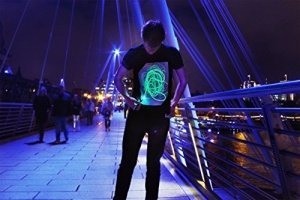 Interactiver Glow Shirt