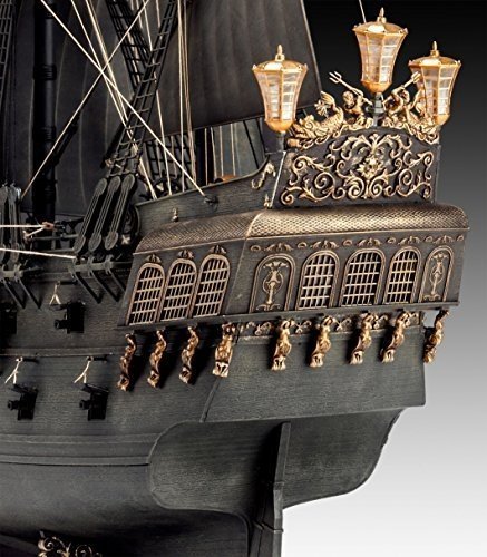 Revell 05699 - Modellbausatz Schiff 1:72 - Piratenschiff Black Pearl im Maßstab 1:72, Level 5