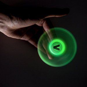 Tri-Spinner Fidget Spielzeug - mit hochwertigem Keramik-Kugellager (dreht sich für bis zu 3 Min. no