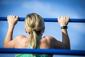 Garmin vívofit Fitnessarmband mit Batterielaufzeit bis 1 Jahr, Tageszielen, Inaktivitätsbalken, Sc