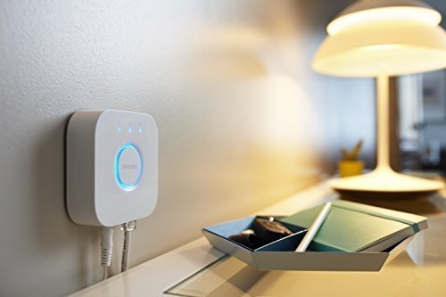 Philips Hue White E27 LED Lampe Starter Set, zwei Lampen inkl. Bridge, dimmbar, warmweißes Licht, s