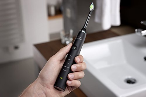 Philips Sonicare DiamondClean Elektrische Zahnbürste mit Schalltechnologie HX9352/04, mit Ladeglas 