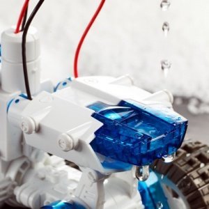 Playtastic Experimentierbausatz für Monstertruck mit Salzwasserantrieb