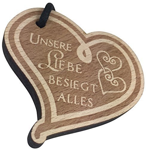 Schlüsselanhänger Herz aus Holz mit Gravur "Unsere Liebe besiegt alles" Geschenk für Frau oder Ma