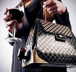 Vernissage Wein In Einer Handtasche