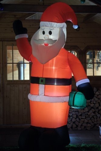 Weihnachtsmann figur aufblasbar beleuchtet 240 cm groß für innen außen von Gartenpirat®