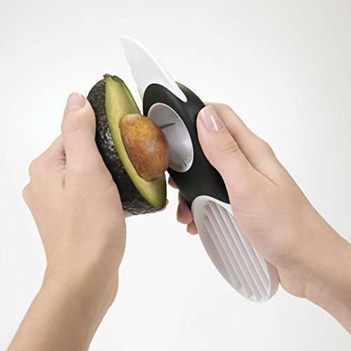 OXO Good Grips 3-in-1-Avocadoschneider, Weiss