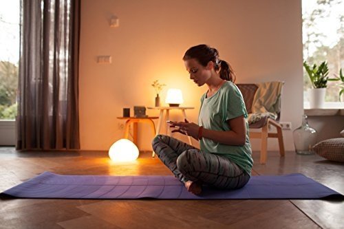 Philips Hue White & Color Ambiance E27 LED Lampe Starter Set, drei Lampen 3. Generation inkl. Bridge