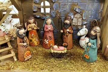 Das Aufstellen von Weihnachtskrippen
