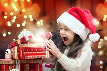 Weihnachtspräsente auspacken