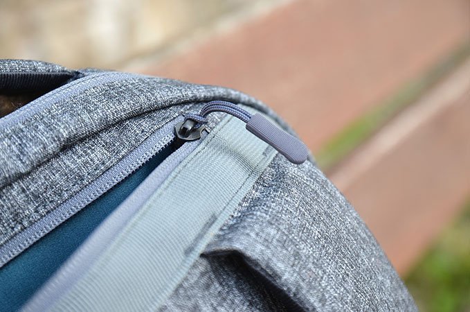 Die Reißverschlüsse am Rucksack sind leichtgängig