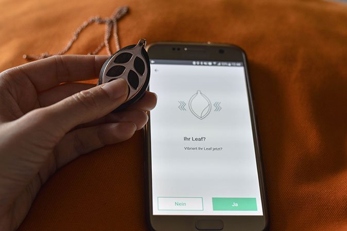 Tippen Sie auf Ihr Leaf und es verbindet sich mit Ihrem Handy.