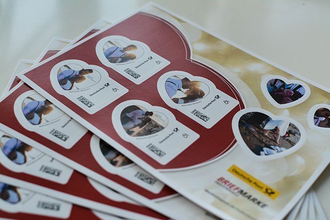 Hier passt alles. Das zur Verfügung gestellte Layout passt sehr gut zu den Briefmarken.