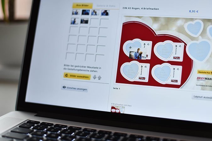 Jetzt nur noch die Bilder auf die jeweiligen leeren Briefmarken ziehen und wir sind fast fertig.