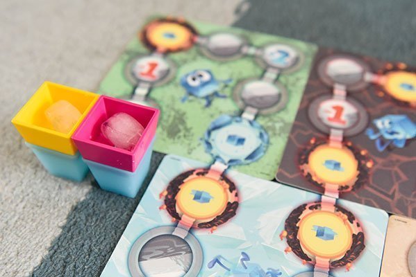 Das Spielfeld ist wasserabweisend und lässt sich individuell verbinden.